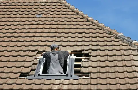 Pose de velux - Montvendre